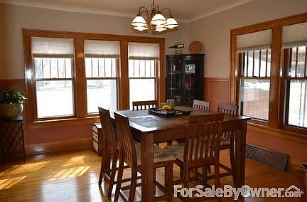 Dinning Room
						:
						Formal dinning room with original oak floors and trim