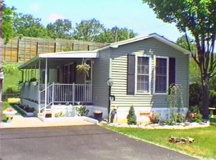 28 Greenlawn Dr, Danbury, CT