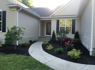 9571 Venus Rd, Chardon, OH 44024