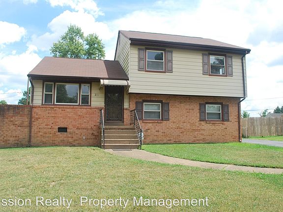 2nd image of 211 Gawain Dr