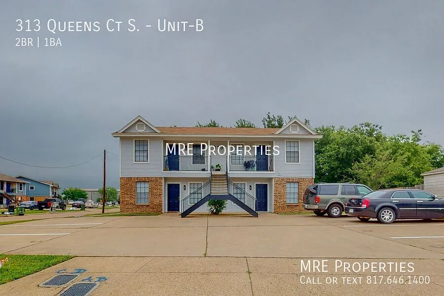 Building Photo - 313 Queens Ct S #B