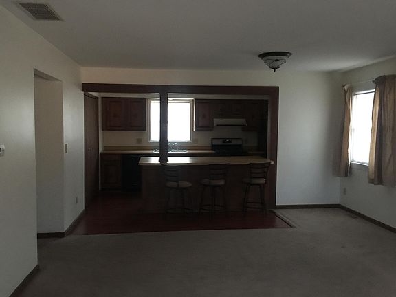 3rd image of 120 Tennis Center Dr #B