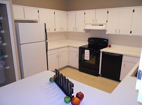 4th image of 1090 San Matio St SE