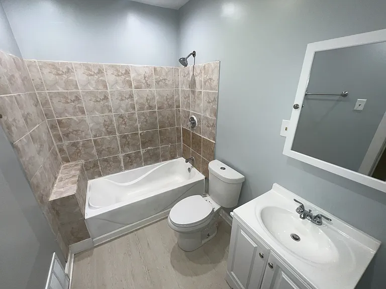 9147 S Woodlawn Ave — Photo 20