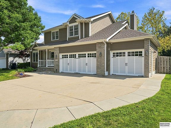 3rd image of 7817 Barrington Pl