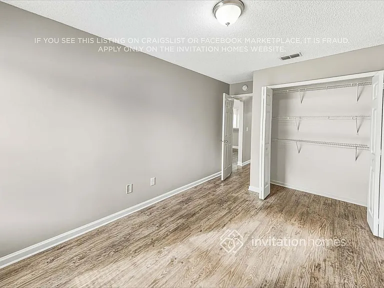 724 Putters Green Way S — Photo 13