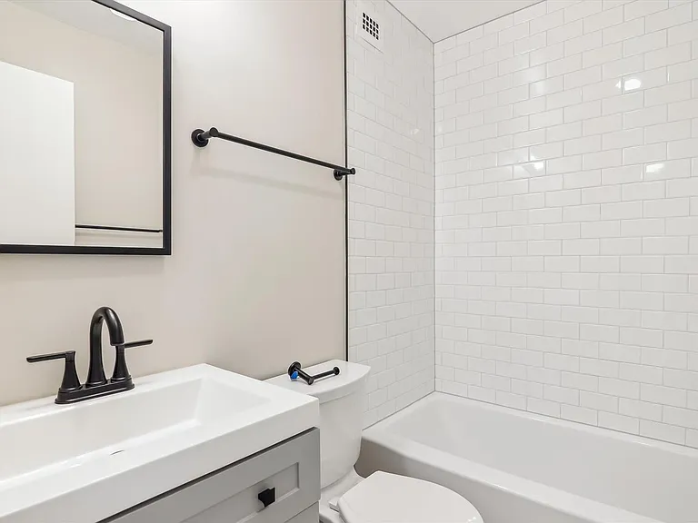 1900 Lyttonsville Rd #308 — Photo 35
