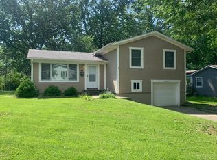 110 SW Alderson Pl, Lees Summit, MO 64063