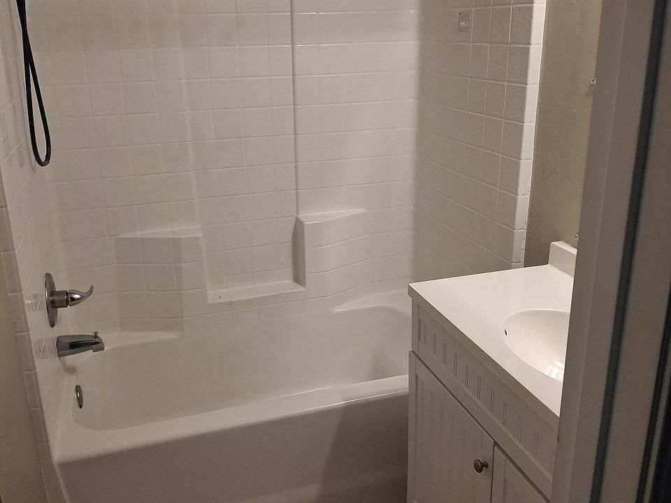 2nd image of 1321 Ridgeway Dr