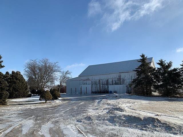 2nd image of 9985 N Baker Rd