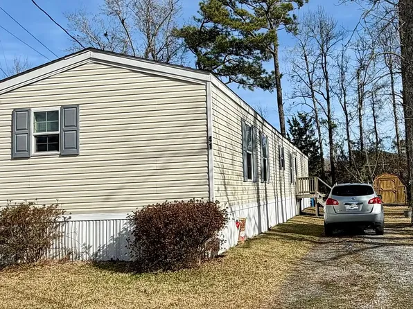 3314 Bridges St #41, Morehead City, NC 28557