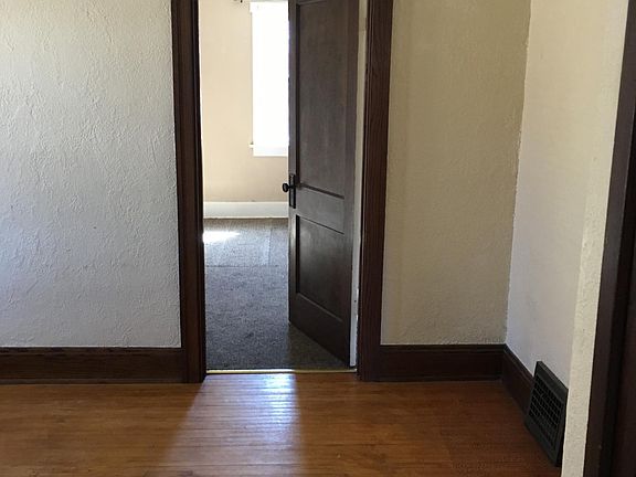 4th image of 3936 E Van Norman Ave