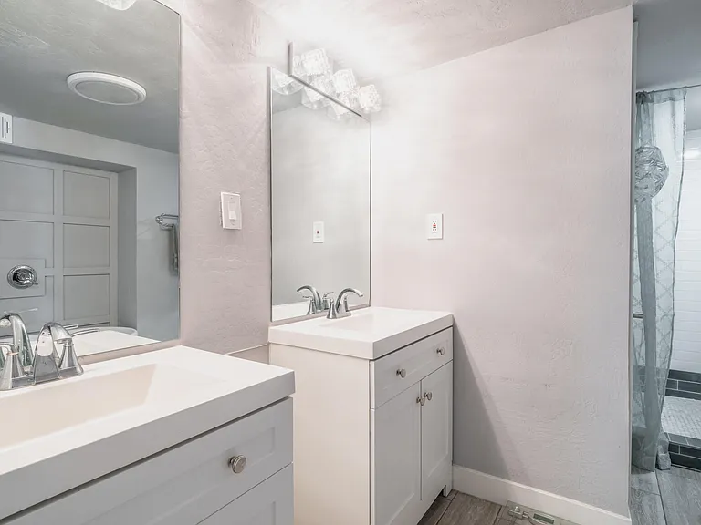 717 E Palmaire Ave — Photo 17