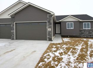 320 Jackson Cir, Hickman, NE 68372