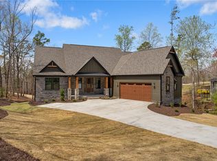 2610 Dog Leg Ln, Seneca, SC 29678