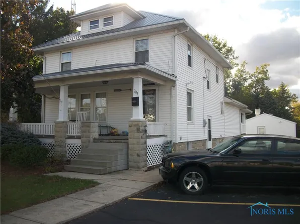 209 N Benton St, Oak Harbor, OH 43449