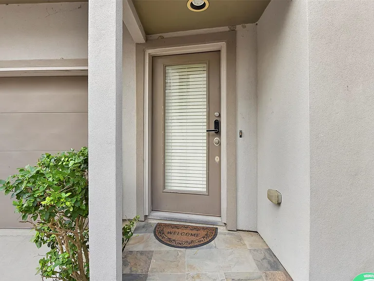 241 Lenox St — Photo 4