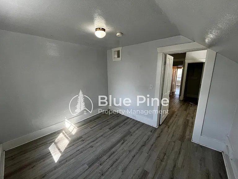 252 N Shilling Ave #4 — Photo 12