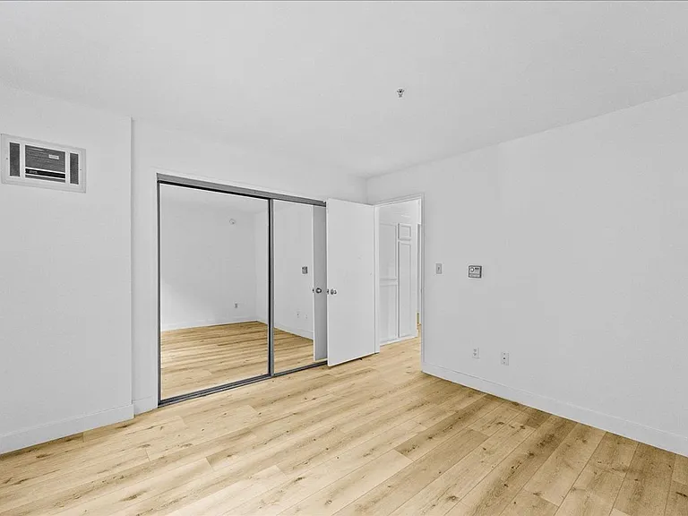 1785 Beloit Ave — Photo 10