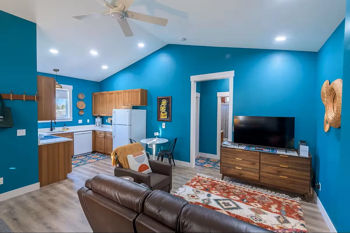 2 bed, 900 sqft, $2,000 — Photo 2