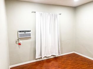 1642 W 52nd St, Los Angeles, CA 90062