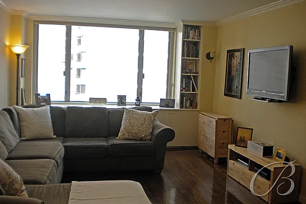 Sold by Bellmarc Realty | media 11