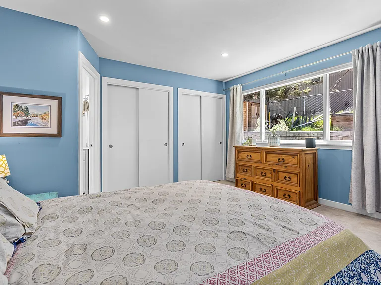 2807 NE Lotno Dr — Photo 10