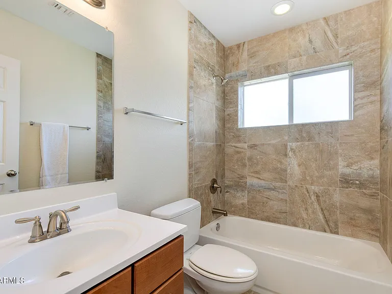 5002 E Mitchell Dr — Photo 26