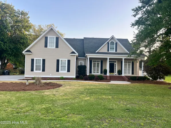305 Stewart Circle, Whiteville, NC 28472
