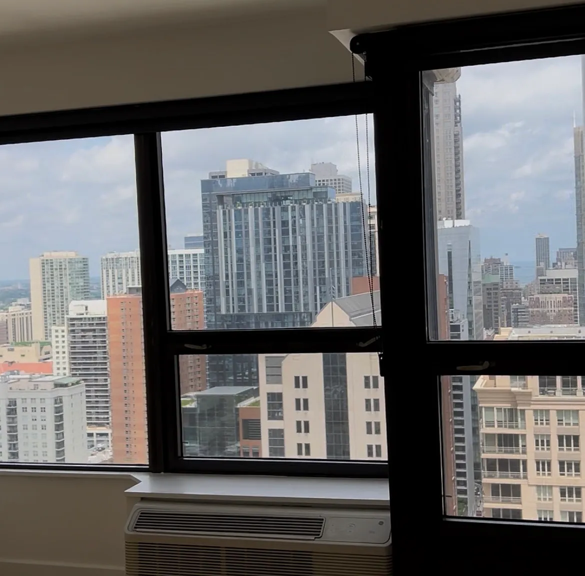 2 bed, 900 sqft, $3,550 — Photo 2