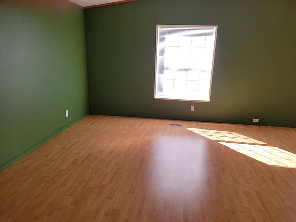 4th image of 3050 SE Dune Ave