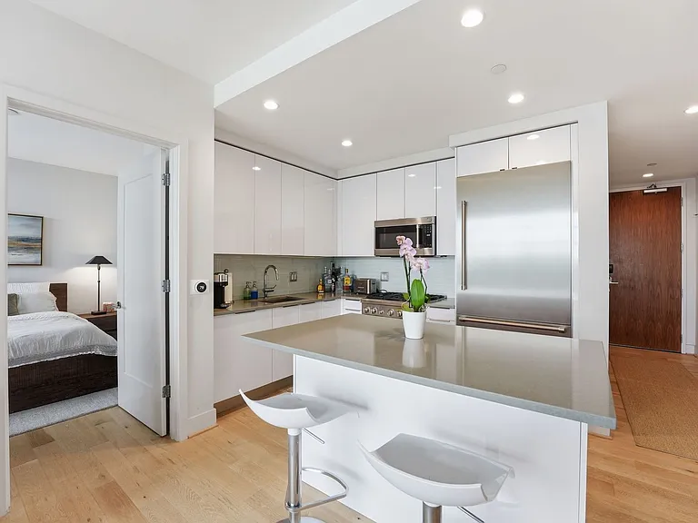 45 Sutton Sq SW #702 — Photo 10