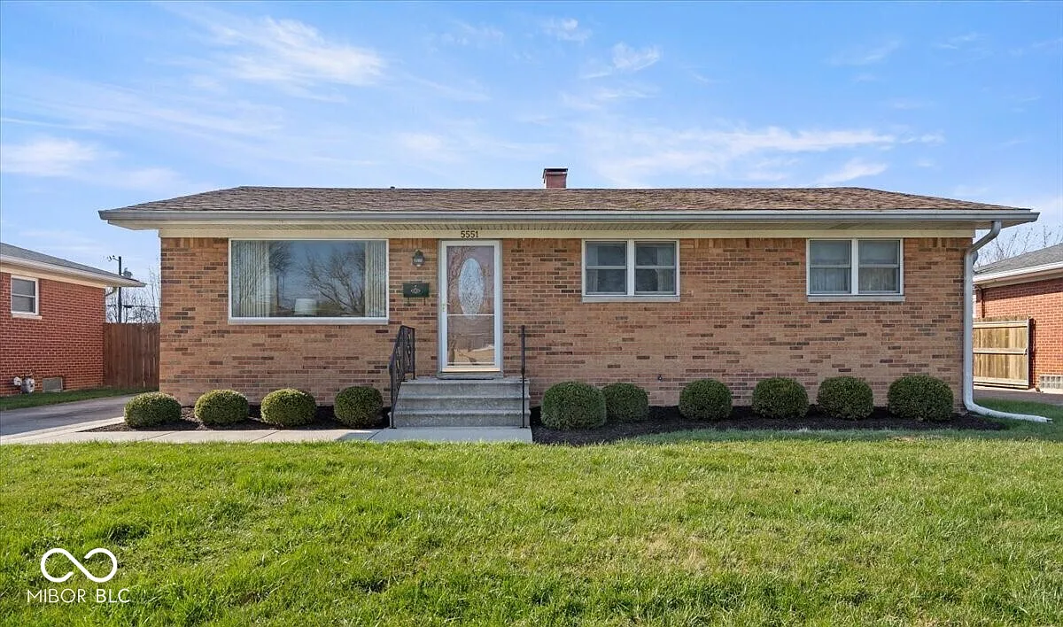 5551 Meadowood Dr photo 1