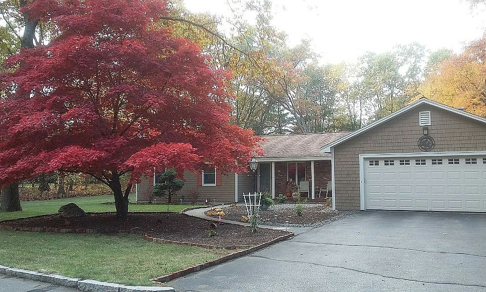 1st image of 17 Wildbrook Dr