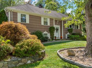 135 California Rd, Yorktown Heights, NY 10598