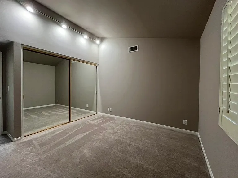 5901 Valerie Ave — Photo 26