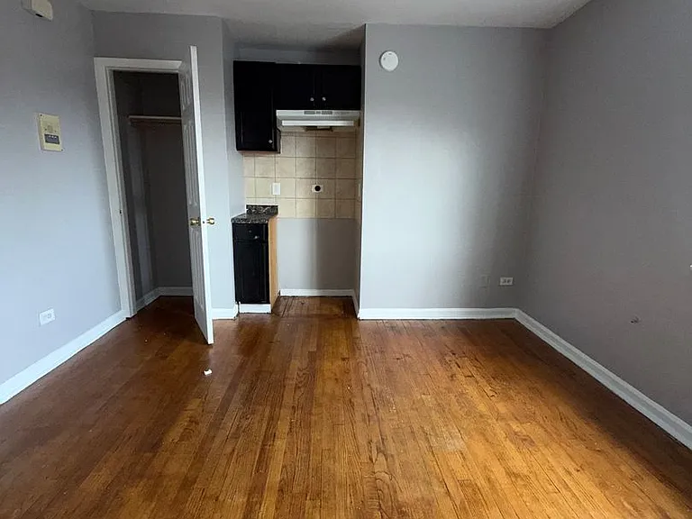 7201 S Western Ave — Photo 1