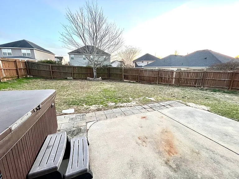 702 Wickham Dr — Photo 15