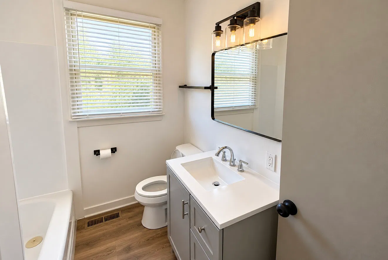 3 bed, 1100 sqft, $1,550 — Photo 3