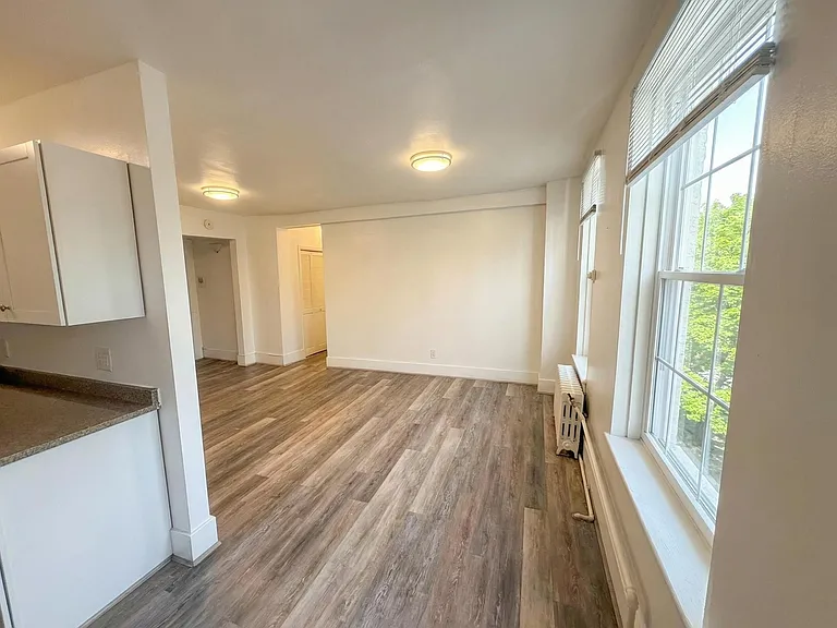 720 Warren St #2 — Photo 5