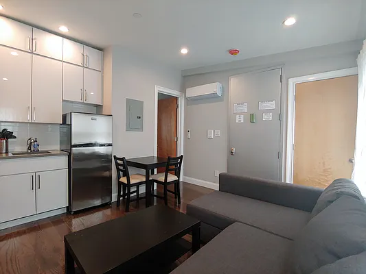 Rented by Bond New York | media 10