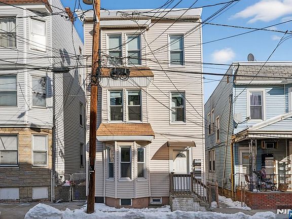 2nd image of 229 Patterson St