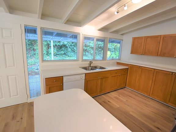 3rd image of 2430 Agnes Way