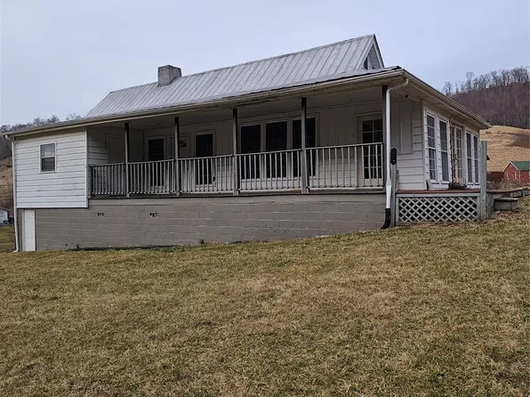 664 Water St, Bakersville, NC 28705
