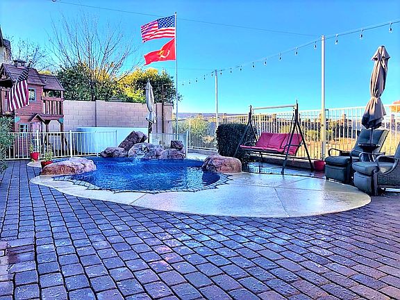 2nd image of 820 W Paseo Celestial