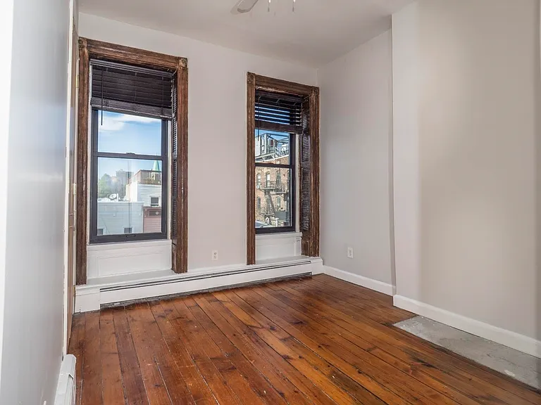343 4th St #5 — Photo 7