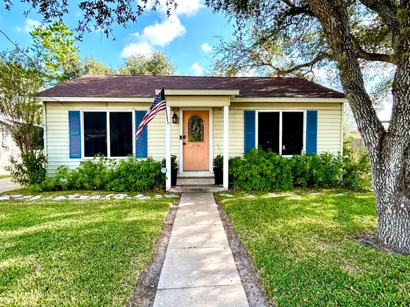 1504 N Adams, Beeville, TX 78102