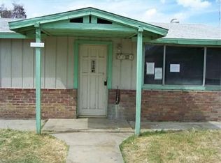 9024 Winter Ln, Lamont, CA 93241