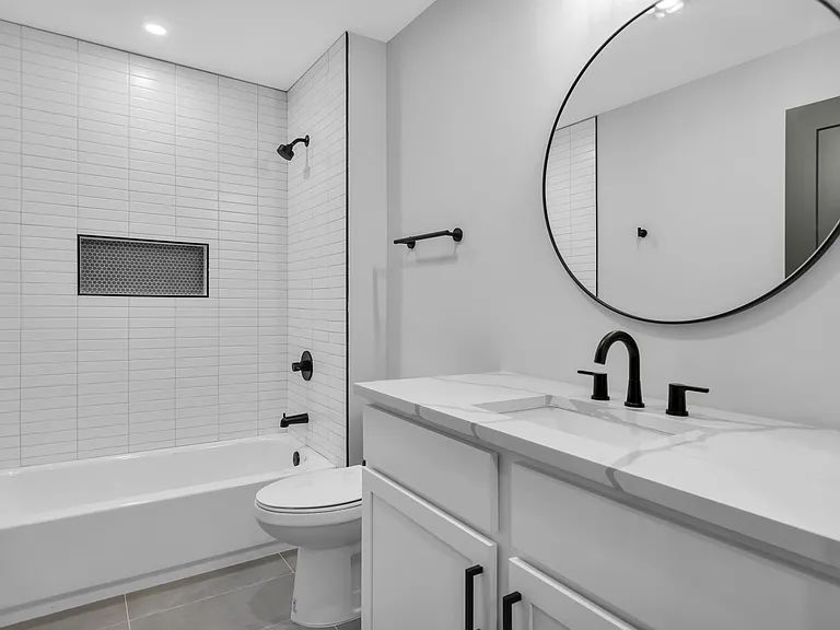 1625 W Thompson St #2 — Photo 8