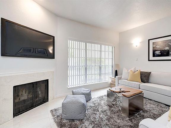 5th image of 7350 Kirby Dr APT 36